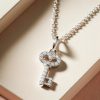 Lant cu pandantiv cheie cu diamante de 0.21ct