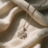 Lant cu pandantiv trifoi cu diamante de 0.30ct