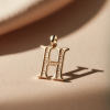 Pandantiv litera H cu diamante de 0.18ct